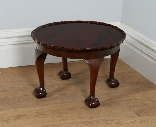 fig 2. Queen Anne Style Flame Mahogany Circular Centre Round Coffee Magazine Pie Crust Table (Circa 1920)