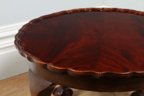 fig 4. Queen Anne Style Flame Mahogany Circular Centre Round Coffee Magazine Pie Crust Table (Circa 1920)
