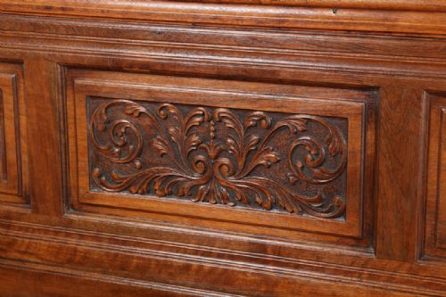 fig 2. Edwardian Walnut Box Settle Hall Seat Monks Bench (Circa 1910)