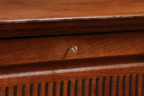 fig 7. Edwardian Walnut Box Settle Hall Seat Monks Bench (Circa 1910)
