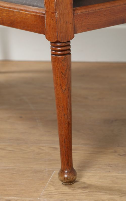 fig 9. Arts & Crafts Victorian Oak Bench (Circa 1890)