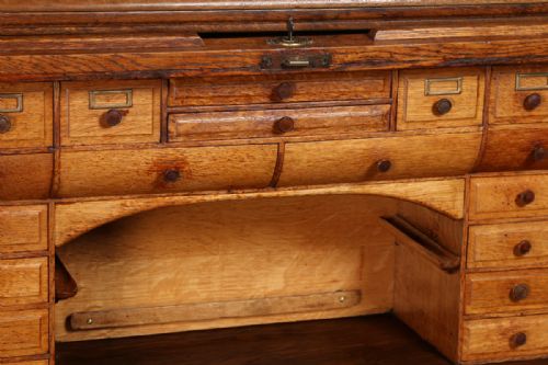fig 6. Victorian 4ft 8” Oak Roll Top Pedestal Office Writing Desk (Circa 1890)