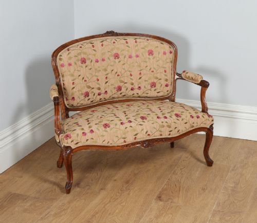 French Louis XVI Revival Walnut Silk Damask Upholstered Couch / Sofa / Settee / Chaise / Day / Bed / Salon / Parlour / Bedroom Living Room / Conservatory (Circa 1860)