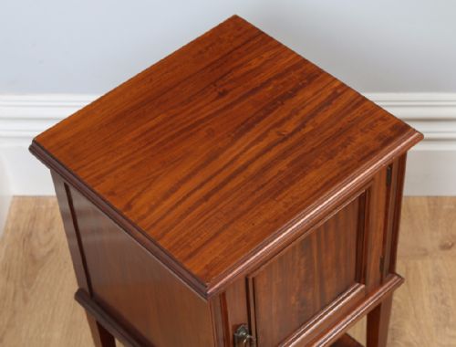 fig 1. Edwardian Howard & Sons Satinwood Mahogany Bedside Cabinet Cupboard Table Night Stand (Circa 1901 - 1910)