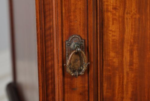 fig 4. Edwardian Howard & Sons Satinwood Mahogany Bedside Cabinet Cupboard Table Night Stand (Circa 1901 - 1910)
