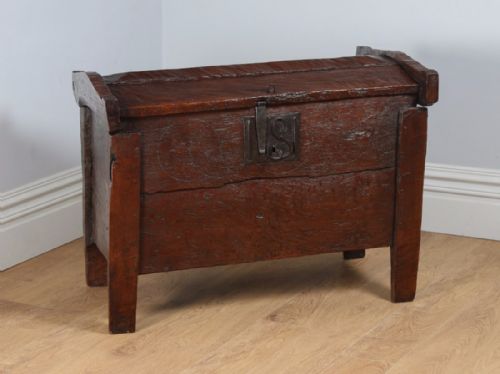 Antique English Tudor Elizabethan Oak Meal Ark Coffer Clamp Chest Trunk (Circa 16th Century)