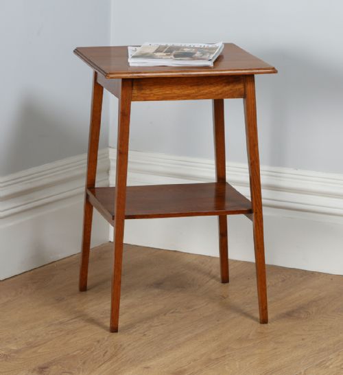 Antique English Arts & Crafts Oak Occasional Square Lamp Side Table (Circa 1910)