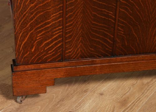 fig 1. English Art Deco Oak 4ft 6” Double Size Bed (Circa 1935)