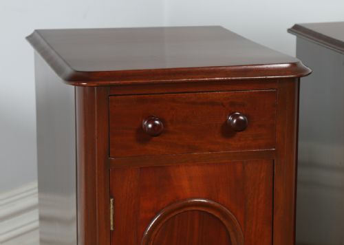 fig 2. Pair of Antique Victorian Flame Mahogany Bedside Chests Pot Cupboards Night Stands Cabinets (Circa 1870)