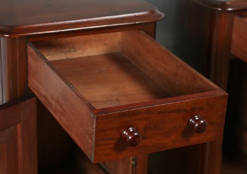 fig 7. Pair of Antique Victorian Flame Mahogany Bedside Chests Pot Cupboards Night Stands Cabinets (Circa 1870)