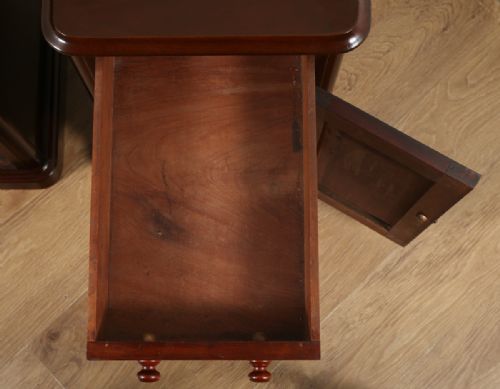 fig 8. Pair of Antique Victorian Flame Mahogany Bedside Chests Pot Cupboards Night Stands Cabinets (Circa 1870)