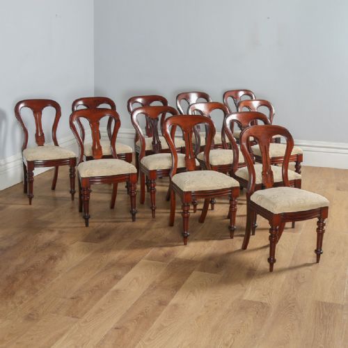 Victorian Set of 12 Twelve Mahogany Balloon Back Upholstered Dining Chairs (Circa 1880)