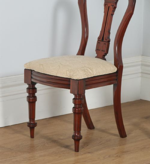 fig 5. Victorian Set of 12 Twelve Mahogany Balloon Back Upholstered Dining Chairs (Circa 1880)