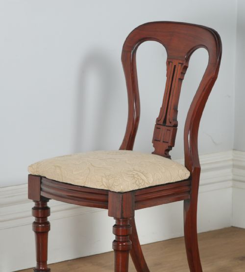 fig 4. Victorian Set of 12 Twelve Mahogany Balloon Back Upholstered Dining Chairs (Circa 1880)