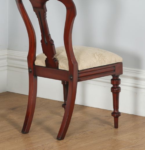 fig 7. Victorian Set of 12 Twelve Mahogany Balloon Back Upholstered Dining Chairs (Circa 1880)