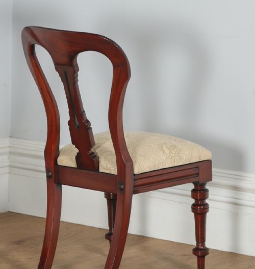 fig 6. Victorian Set of 12 Twelve Mahogany Balloon Back Upholstered Dining Chairs (Circa 1880)