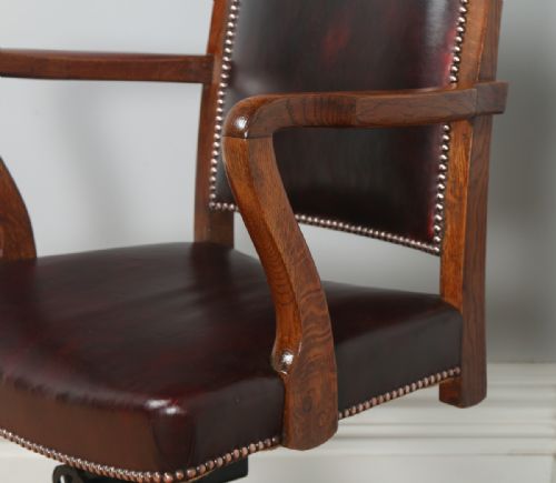 fig 4. Antique English Edwardian Oak and Red Leather Revolving Office Desk Armchair (Circa 1920)