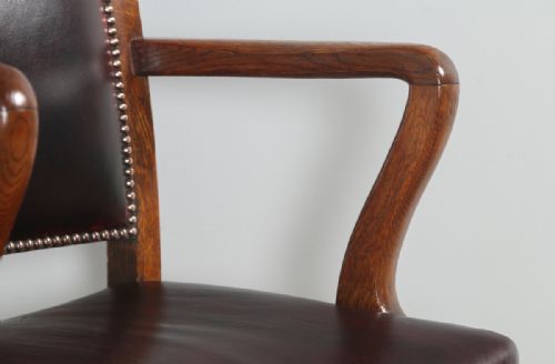 fig 7. Antique English Edwardian Oak and Red Leather Revolving Office Desk Armchair (Circa 1920)