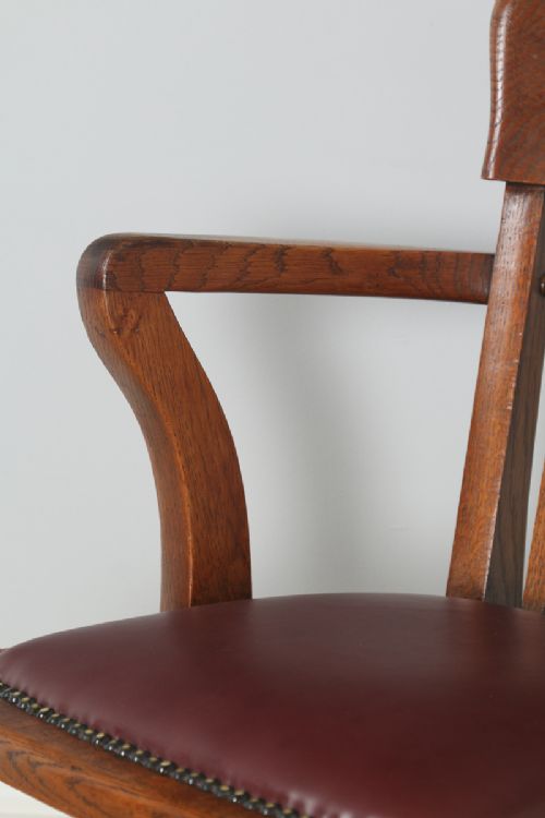 fig 1. Antique English Edwardian Oak Revolving Office Armchair (Circa 1910)