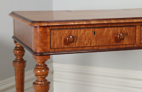 fig 2. Antique English Victorian Bird’s Eye Maple & Purpleheart Library Writing Table Desk Attributable to Gillows Of Lancaster (Circa 1840)