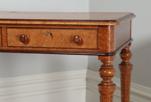 fig 3. Antique English Victorian Bird’s Eye Maple & Purpleheart Library Writing Table Desk Attributable to Gillows Of Lancaster (Circa 1840)