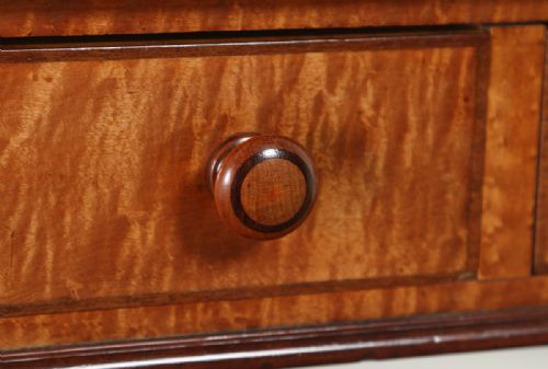 fig 4. Antique English Victorian Bird’s Eye Maple & Purpleheart Library Writing Table Desk Attributable to Gillows Of Lancaster (Circa 1840)
