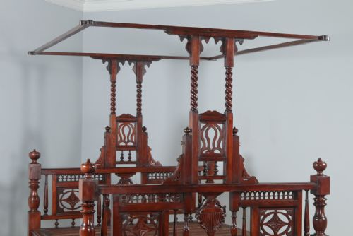 fig 4. Antique 5ft 10” Colonial Raj Victorian Bombay Mahogany Four Poster Bed (Circa 1880)