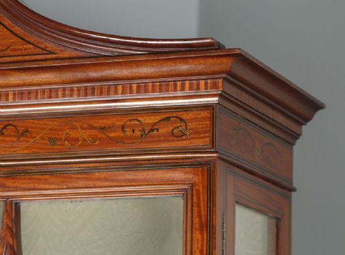 fig 3. Antique Georgian Sheraton Style Marquetry Inlaid Satinwood & Mahogany Serpentine Glass Display Cabinet On Stand Attributable to Edwards & Roberts (Circa 1890)