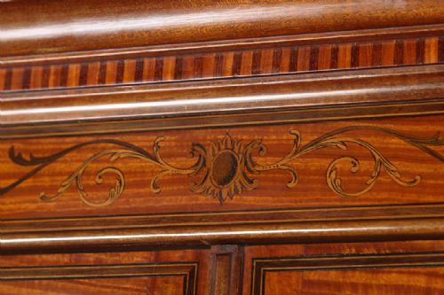 fig 4. Antique Georgian Sheraton Style Marquetry Inlaid Satinwood & Mahogany Serpentine Glass Display Cabinet On Stand Attributable to Edwards & Roberts (Circa 1890)