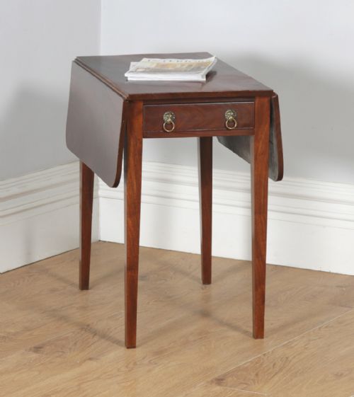 Antique English Georgian Regency Mahogany Drop Leaf Pembroke Side Table (Circa 1810)