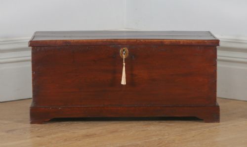 fig 2. Antique English Georgian Elm & Oak Trunk Blanket Box Chest Ottoman (Circa 1780)