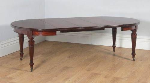 Antique English Victorian Mahogany Round Extendable 8 Seat Dining Table (Circa 1890)