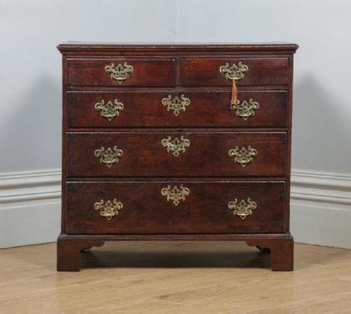 fig 2. Small Antique English Georgian Oak Bachelors Chest of Drawers (Circa 1780)