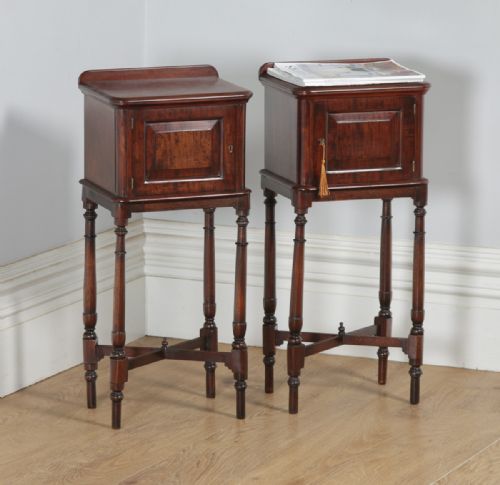 Antique Pair of English Victorian Mahogany Bedside Cabinet Pot Cupboard Night Stands (Circa 1880)