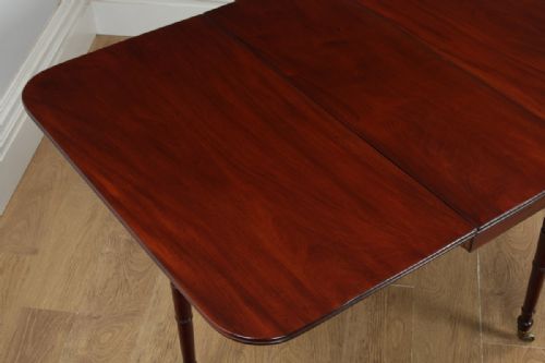 fig 4. Antique English Georgian Figured Mahogany Drop Leaf Pembroke Dining Table (Circa 1830)