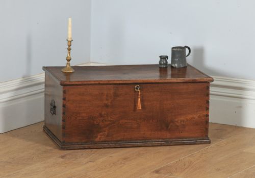 Antique English Georgian Elm Trunk Blanket Box Chest / Coffer (Circa 1780)