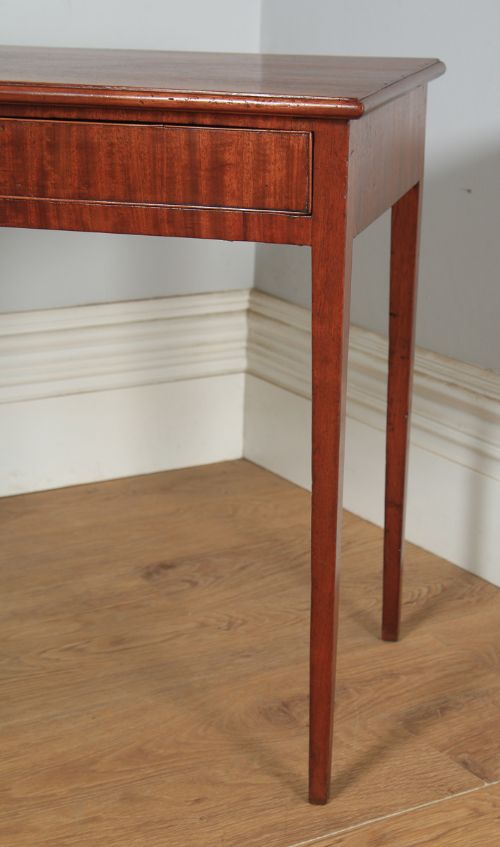 fig 4. Antique English 19th Century Georgian Mahogany Occasional Side Table (Circa 1800)