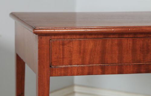 fig 5. Antique English 19th Century Georgian Mahogany Occasional Side Table (Circa 1800)
