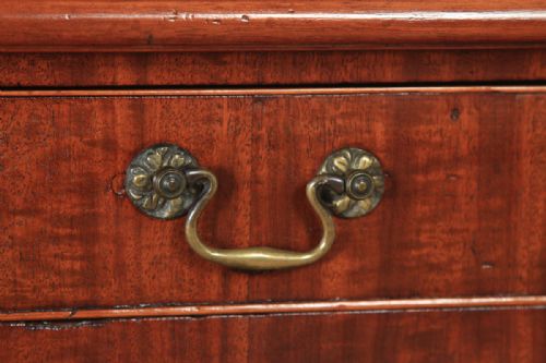 fig 6. Antique English 19th Century Georgian Mahogany Occasional Side Table (Circa 1800)