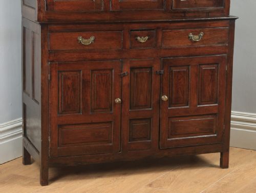 fig 4. Antique Welsh Georgian Oak Cwpwrdd Deuddarn Housekeepers Cupboard (Circa 1750)