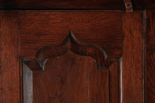 fig 7. Antique Welsh Georgian Oak Cwpwrdd Deuddarn Housekeepers Cupboard (Circa 1750)
