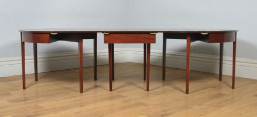 fig 2. Antique English Georgian Mahogany Round Extendable “D” Dining Table Seats 10 Persons (Circa 1800)