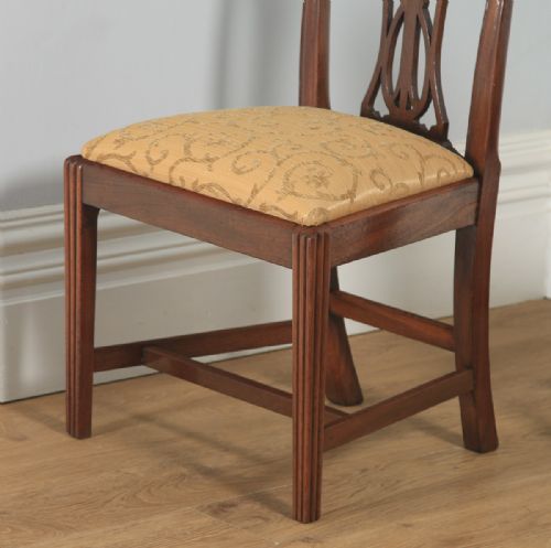 fig 7. Antique English Set of Four Georgian Hepplewhite Mahogany Dining Chairs (Circa 1780)