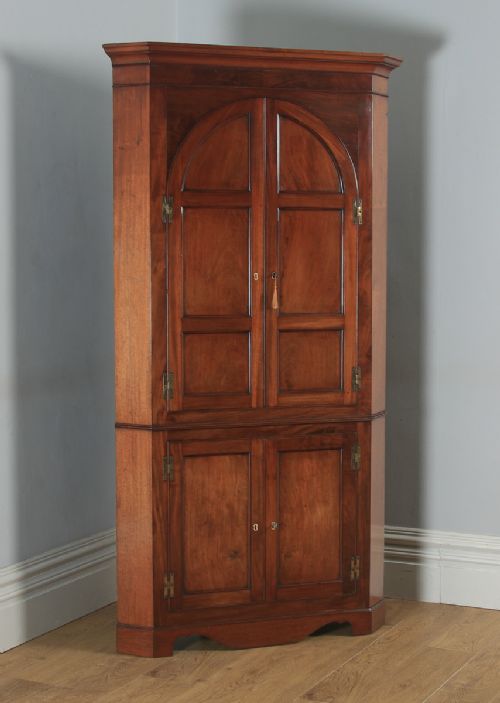 Antique English Georgian Mahogany Floor Standing Double Corner Cupboard (Circa 1800)