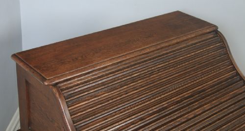 fig 2. Antique English George V 3ft 6” Oak Roll Top Pedestal Office Desk (Circa 1920)