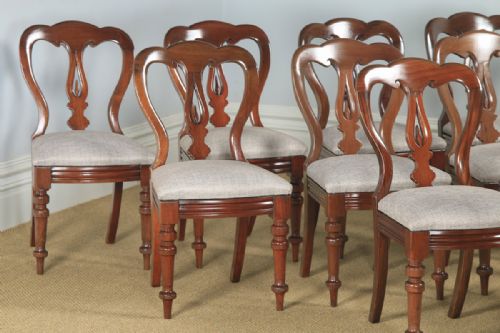 fig 3. Antique English Victorian Set of 12 Twelve Mahogany Balloon Spear Back Dining Chairs (Circa 1870)