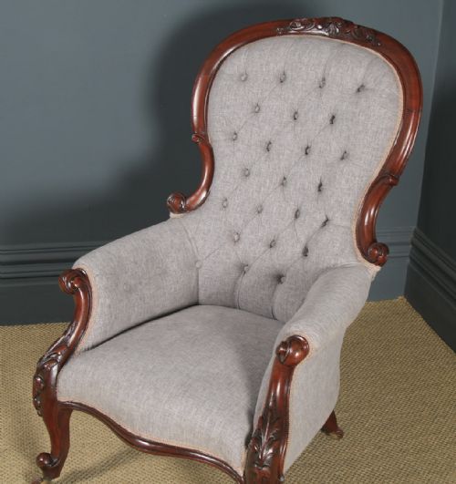 fig 2. Antique English Victorian Mahogany Gentlemen’s Spoon Back Armchair (Circa 1850)