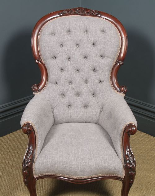 fig 3. Antique English Victorian Mahogany Gentlemen’s Spoon Back Armchair (Circa 1850)