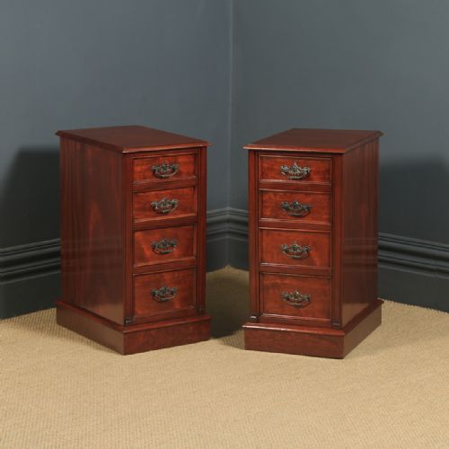 Antique English Pair of Victorian Mahogany Bedside Tables / Chests / Nightstands (Circa 1900)