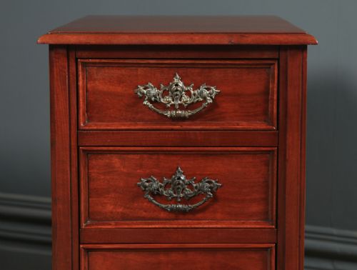 fig 2. Antique English Pair of Victorian Mahogany Bedside Tables / Chests / Nightstands (Circa 1900)